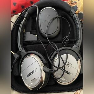 Bose Noise Reduction Rechargeable Headphones With Airline Adapter
